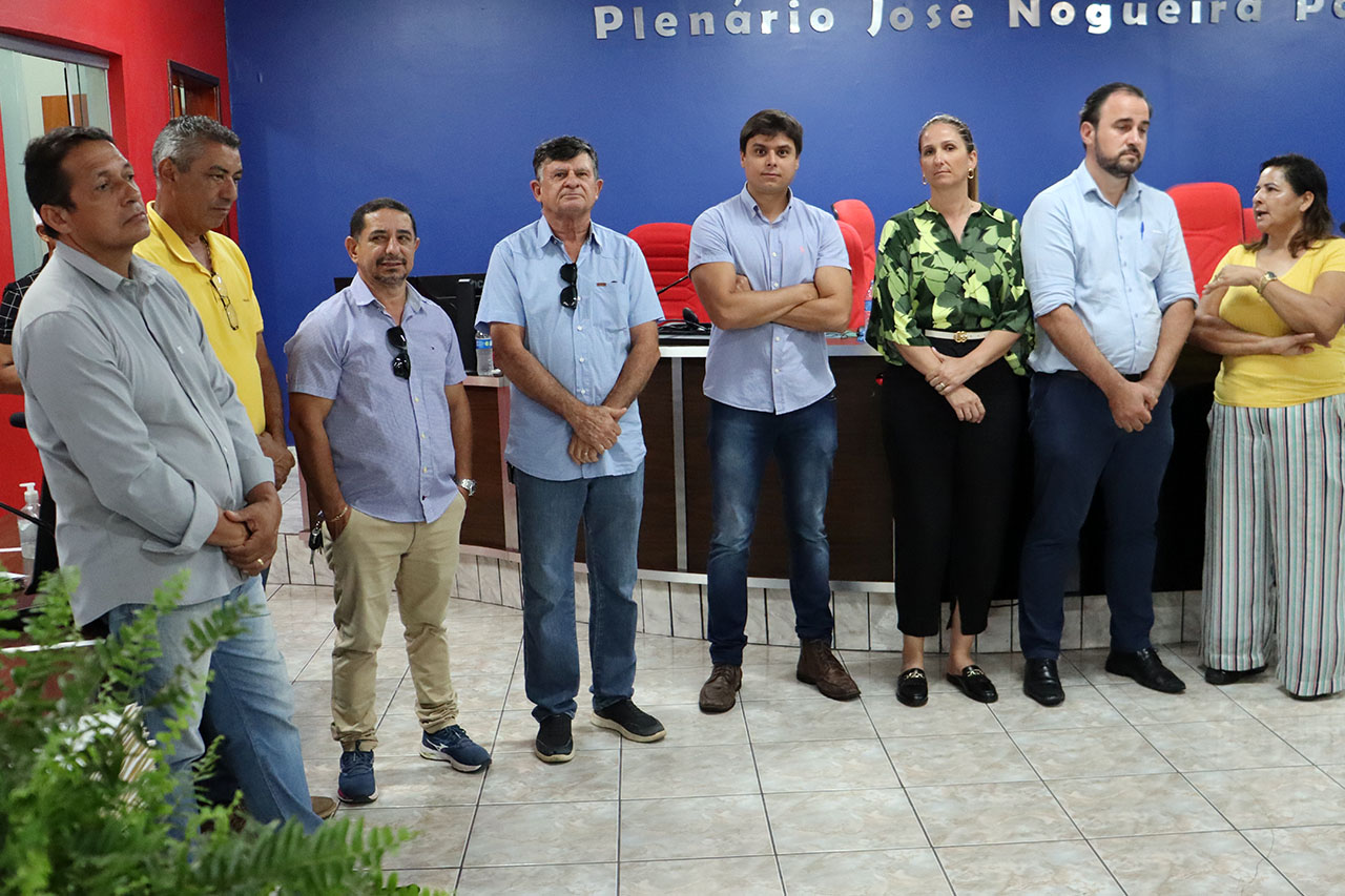 foto entrega de titulos incra camara